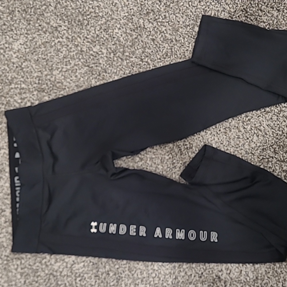 UNDER ARMOUR YOGA PANTS